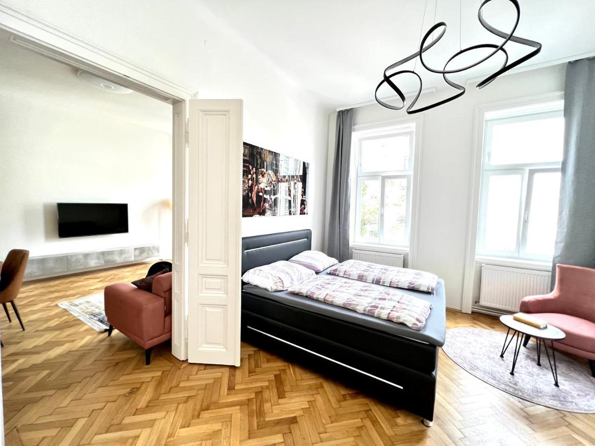 Iconic Suite_@o&r Apartment *