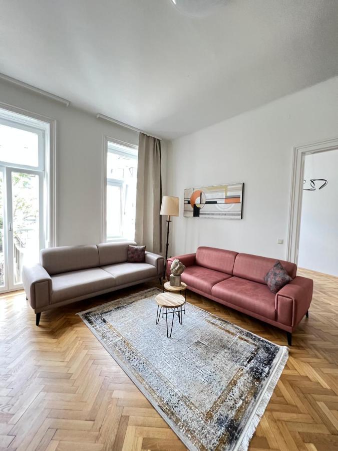 Iconic Suite_@o&r Apartment *